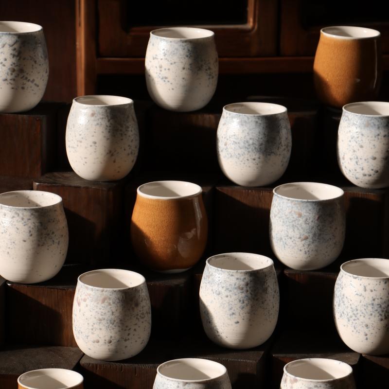 Tasse Céramique porcelaine artisanale Annecy Juliette Comar